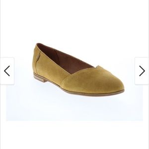 Toms Julie Amber Gold Womens Loafer Flats - Size12